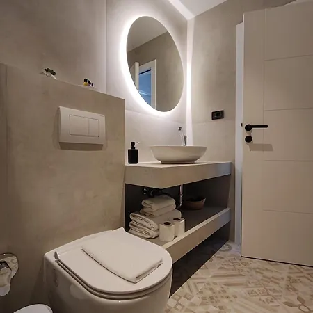 Mandrina 10 Free Parking