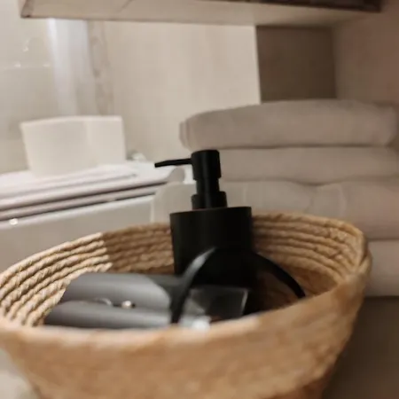 Mandrina 10 Free Parking