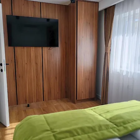 Mandrina 10 Free Parking *